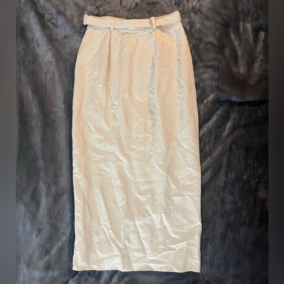 JH Collectibles Midi Pencil Skirt - Picture 2 of 7